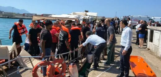 Unglück vor Zypern: Fähre kentert mit 267 Menschen an Bord