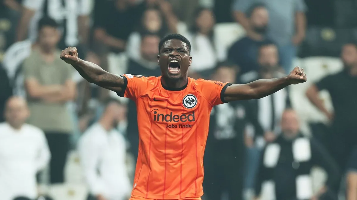 Fußball-Bundesliga: Vor Pokal: Schalke-Neuzugang Ebimbe zurück im Training