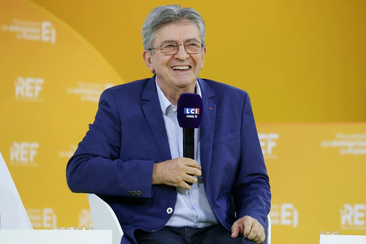 Présidentielle : au débat du Medef, Mélenchon déroule son programme économique sans huées mais sans ménager les patrons