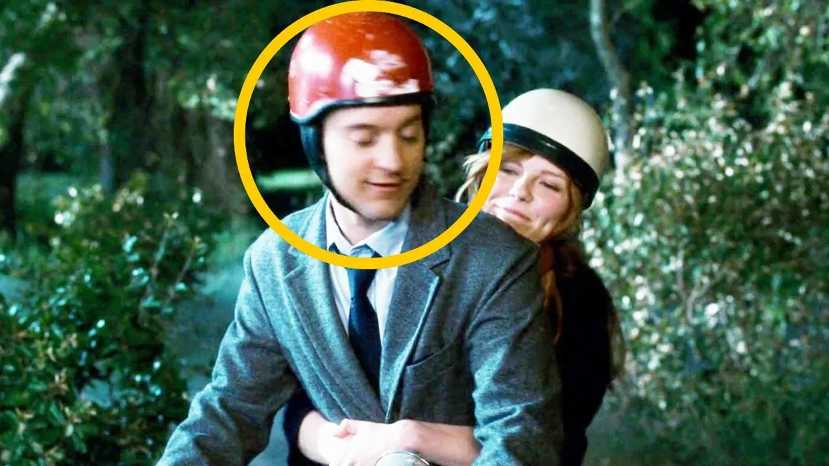 Spider-Man 3 sur TMC : faites un arrêt sur image à 10 minutes et 17 secondes, et jetez un oeil au casque de Peter Parker