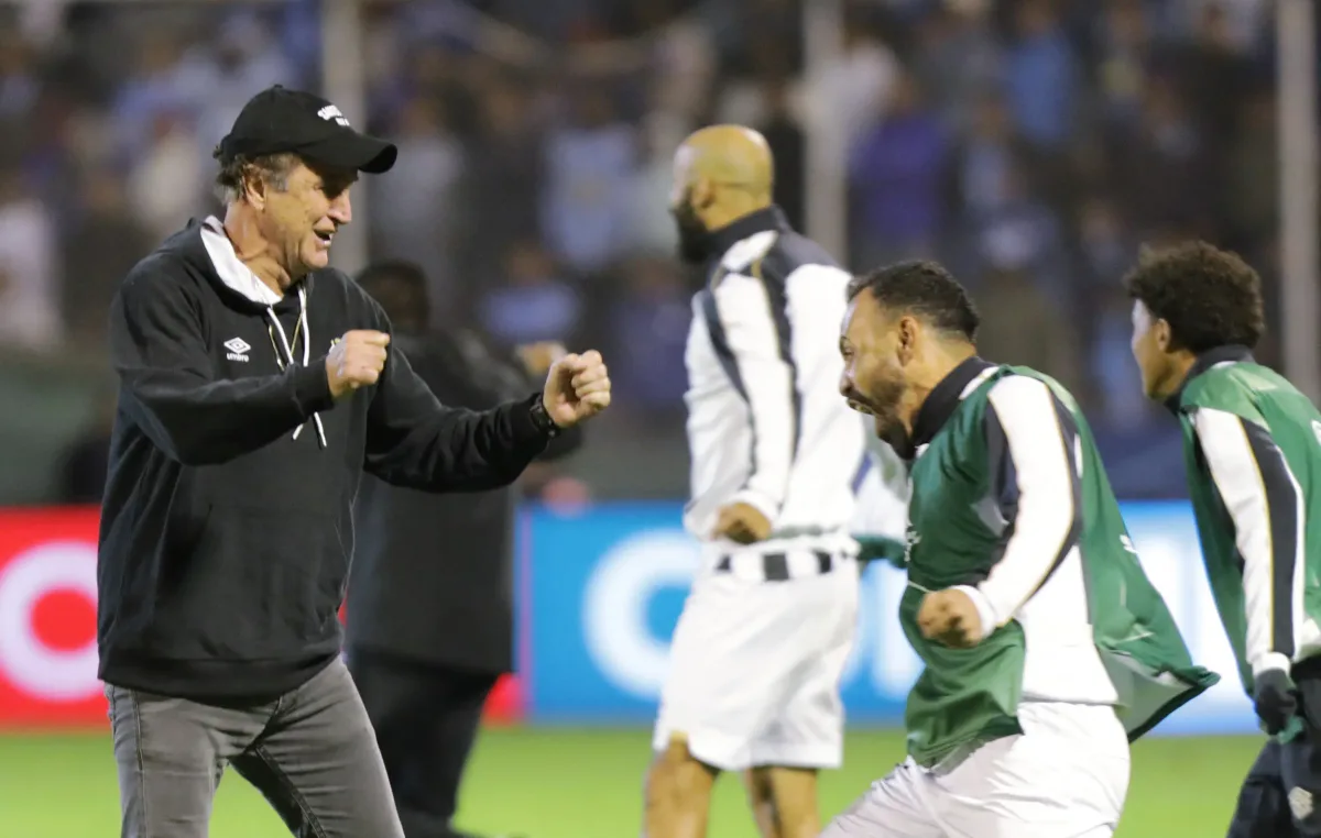 Atuações do Santos: defesa se destaca e ataque produz pouco em classificação