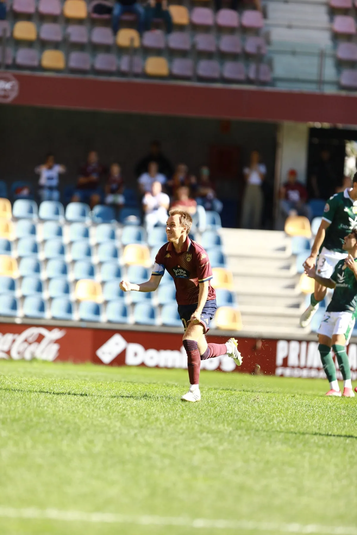 Primera RFEF hoy, en directo: resultados y partidos de la jornada 8, grupos 1 y 2, en vivo