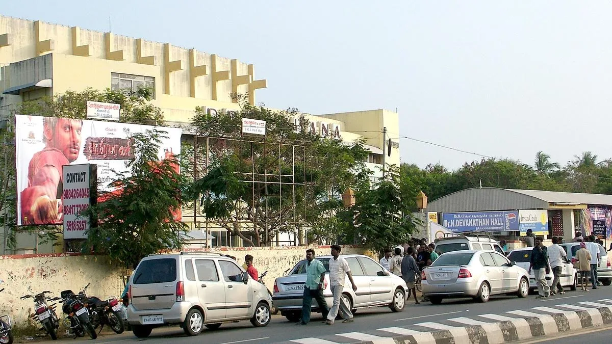 Prarthana Theatre: where stars sparkled on screen and in the sky