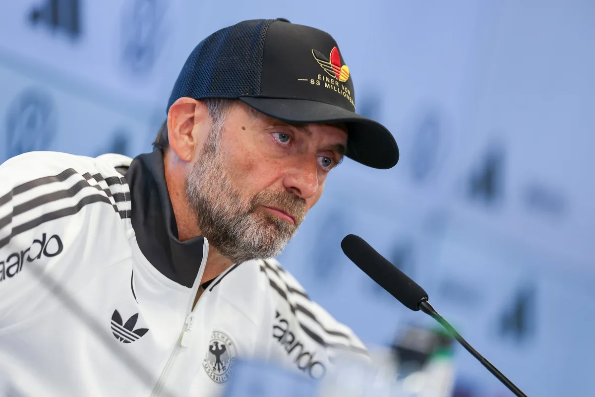 Klopp convoca a ¡44 jugadores!