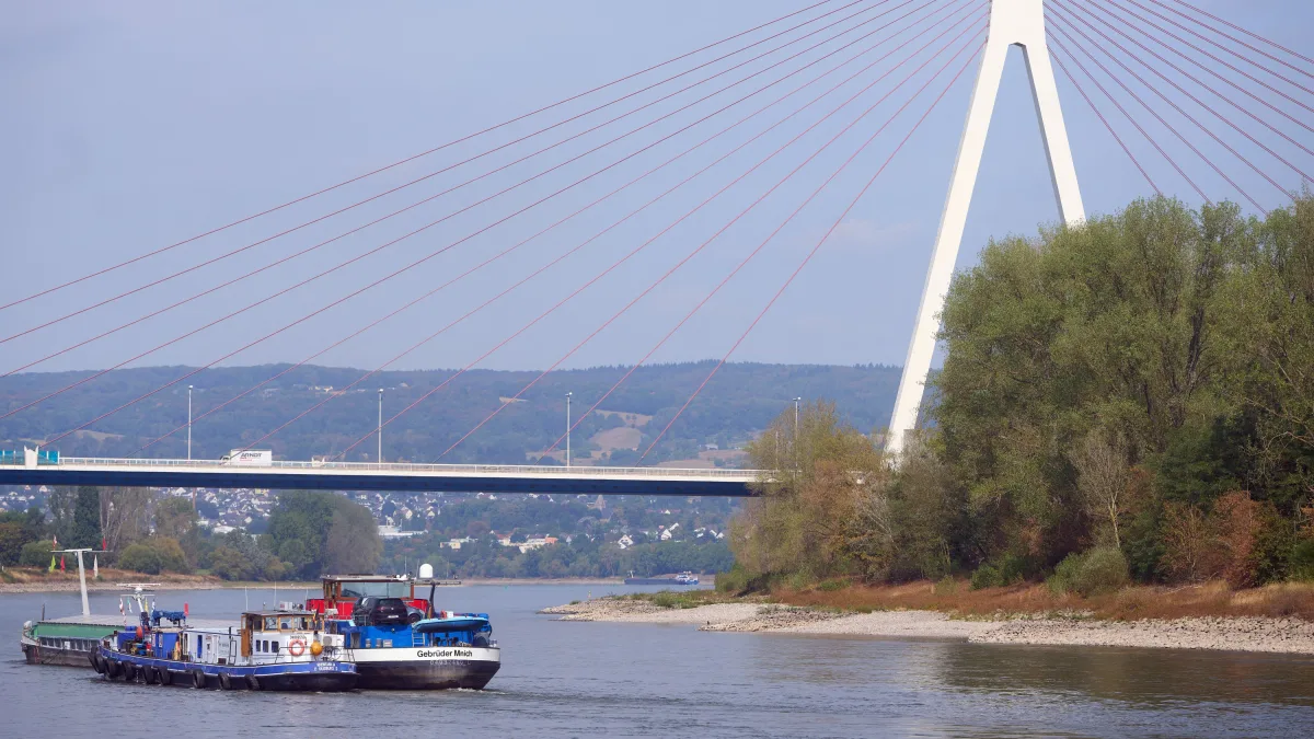 Trockene Flüsse: Neue Angst vor niedrigem Rhein-Pegel