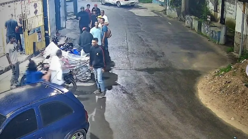 VIDEO | La violenta riña callejera en Los Teques que se volvió viral, cinco personas fueron detenidas
