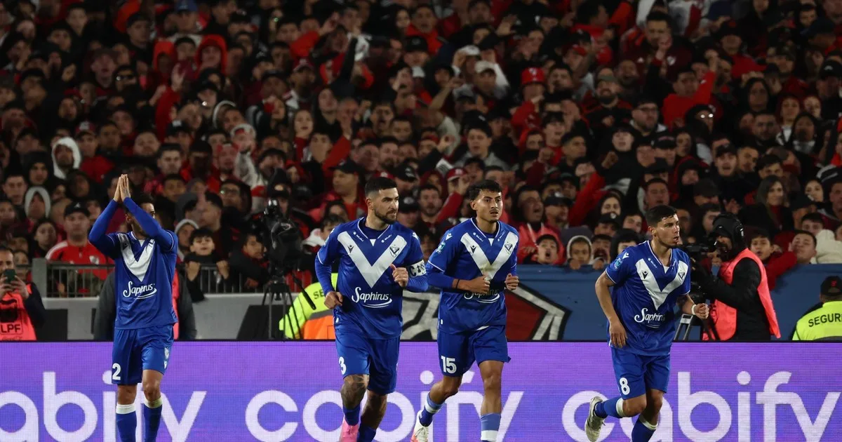 Manuel Lanzini marcó un gol ante River y le pidió disculpas a los hinchas