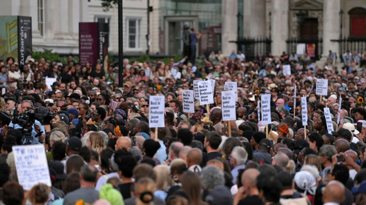 London: Tausende bei Mahnwache für tot aufgefundenen Cambridge-Professor Arday