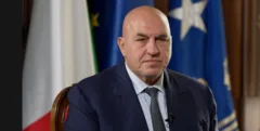 Trump 'completely wrong' to restrict support for Ukraine, Italian minister tells BBC