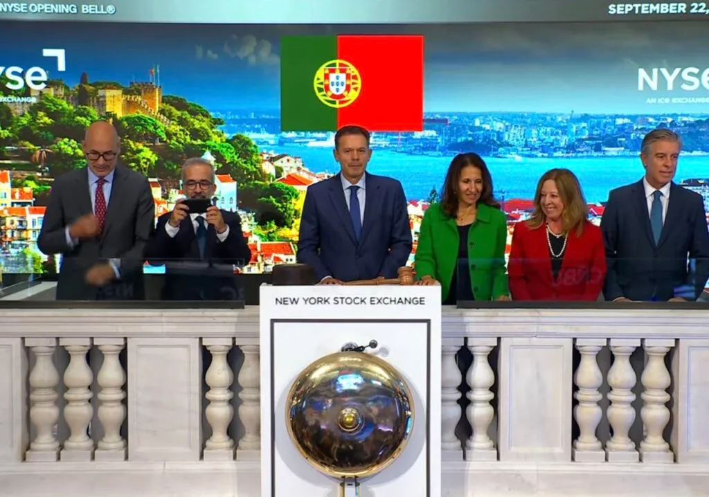 Luís Montenegro toca o sino em Wall Street para o encerramento da sessão de bolsa