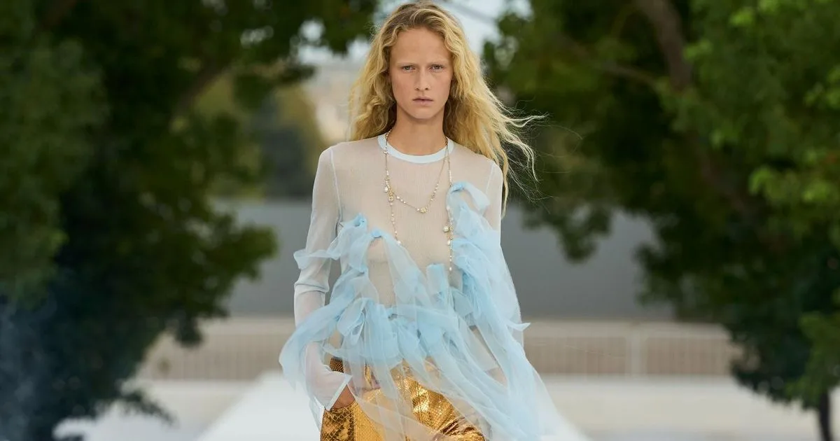 Paris Fashion Week : quand la mode choisit la douceur, la lumière et la poésie pour le printemps-été 2027