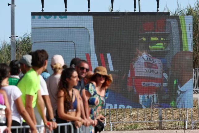Tadej Pogacar “au tapis” : quelle fin de saison pour le Slovène après son abandon sur la Vuelta