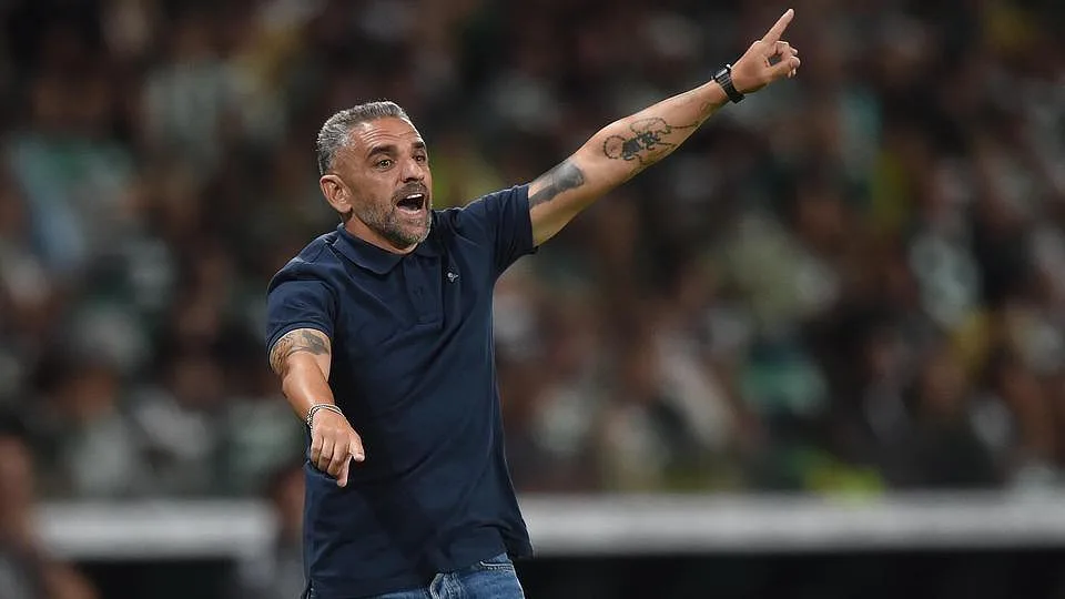 Onze do Sporting para o Alverca com uma grande dúvida (fotos)