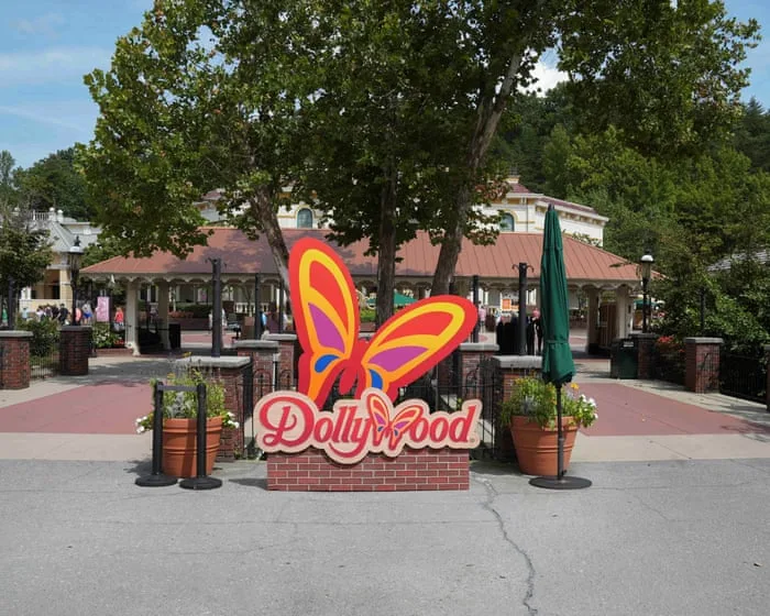 ‘It’s sad to lose a really nice person’: mourners flock to Dollywood after death of Dolly Parton