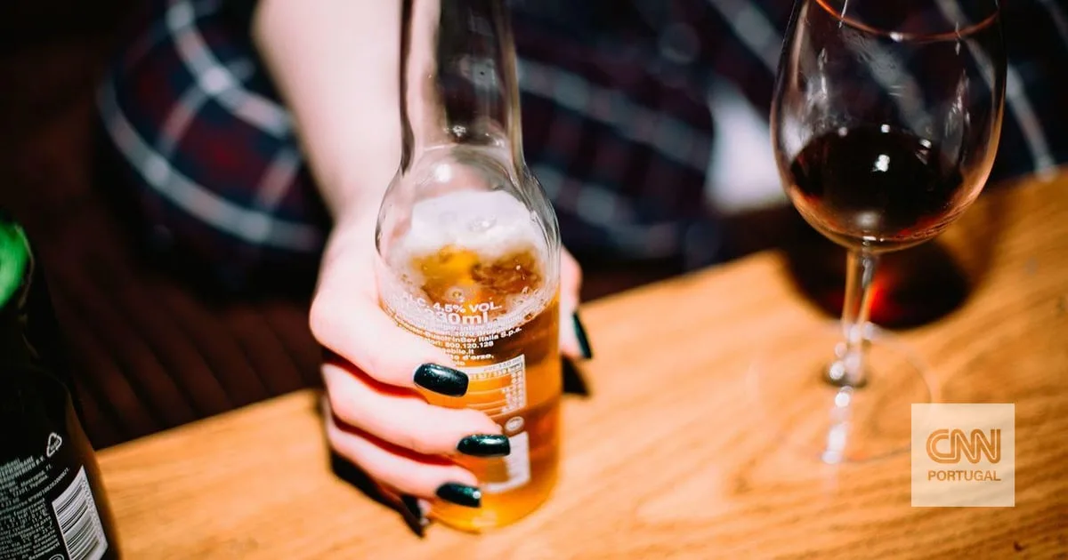 Uma só bebida alcoólica por dia pode aumentar o risco de morte por diversos tipos de cancro