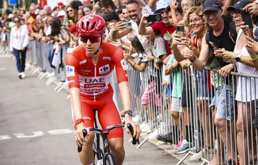 Vuelta 2026 : Coup de tonnerre, Tadej Pogacar abandonne après une lourde chute
