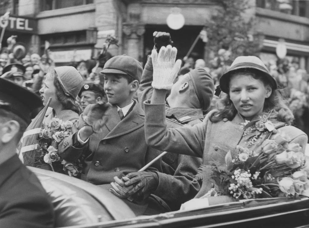 Los secretos del vínculo de los Windsor con el nuevo rey de Noruega: Maud de Gales y el árbol de Navidad en Londres que llega cada año desde Oslo