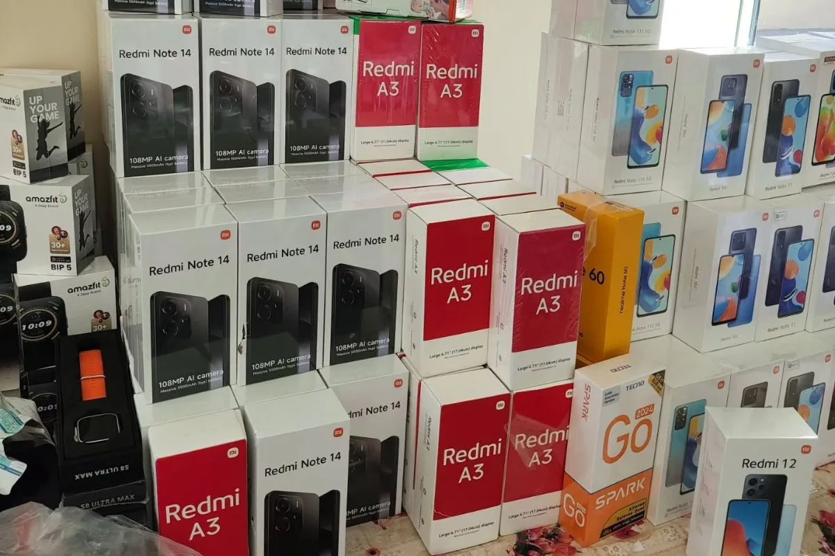 Último dia para aproveitar bazar com celular, perfume importado e outros itens da Receita Federal
