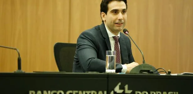 Galípolo defende coibir empresas que buscam licença de bancos para usar FGC