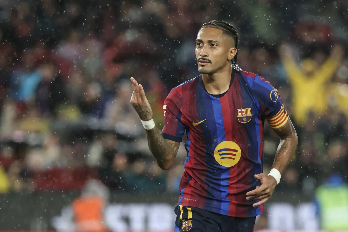 Raphinha enfrenta o Real? Técnico do Barcelona atualiza lesão do craque
