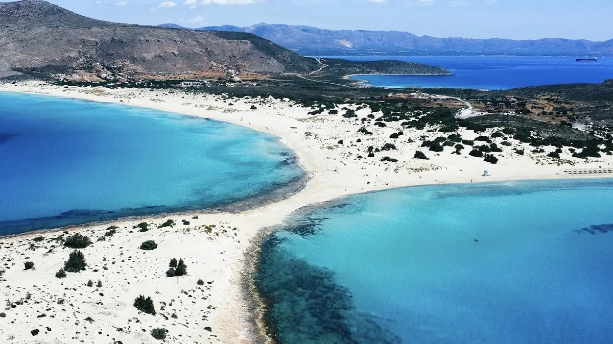 10 ilhas europeias pouco conhecidas que ainda vai a tempo de descobrir neste verão (uma é portuguesa)