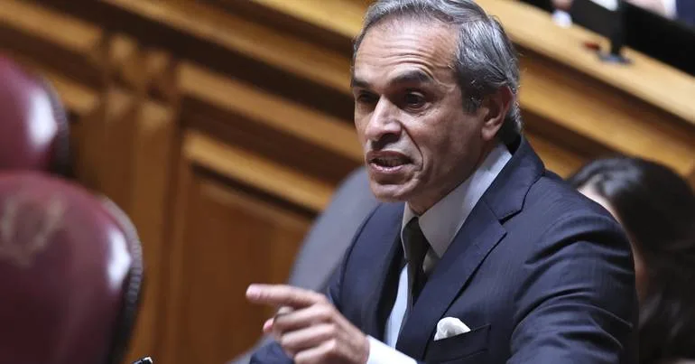 OE. PS diz que retirou ao Chega possibilidade de chantagear