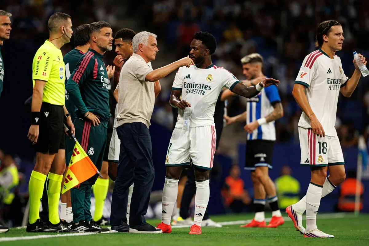 Mourinho exalta nova versão de Vini Jr. no Real Madrid e avisa: “Já chegará o momento dos gols”