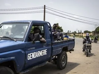 Un des réalisateurs français arrêtés au Togo « suit des soins » dans un hôpital