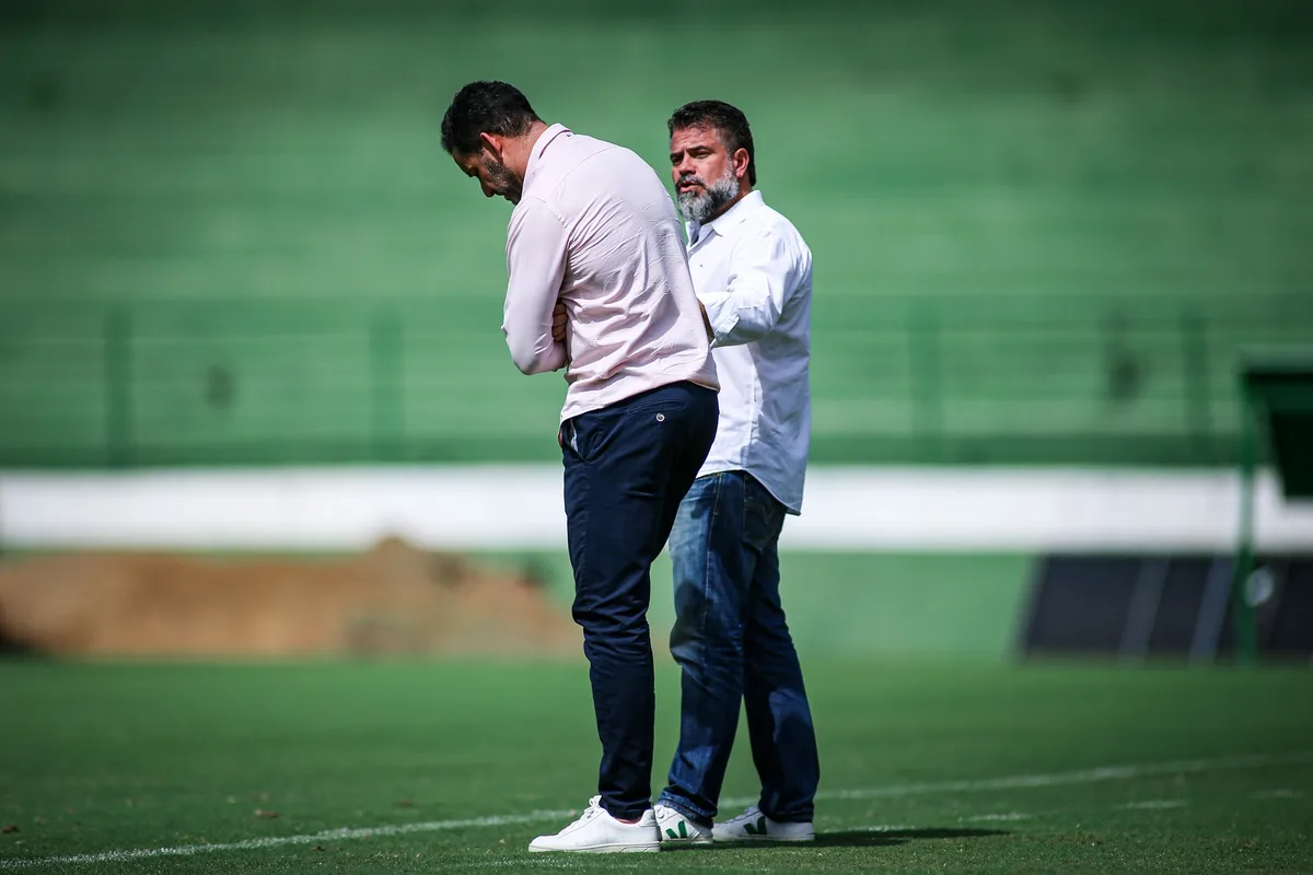 Guarani segue com salários atrasados e não dá previsão de pagamento aos jogadores