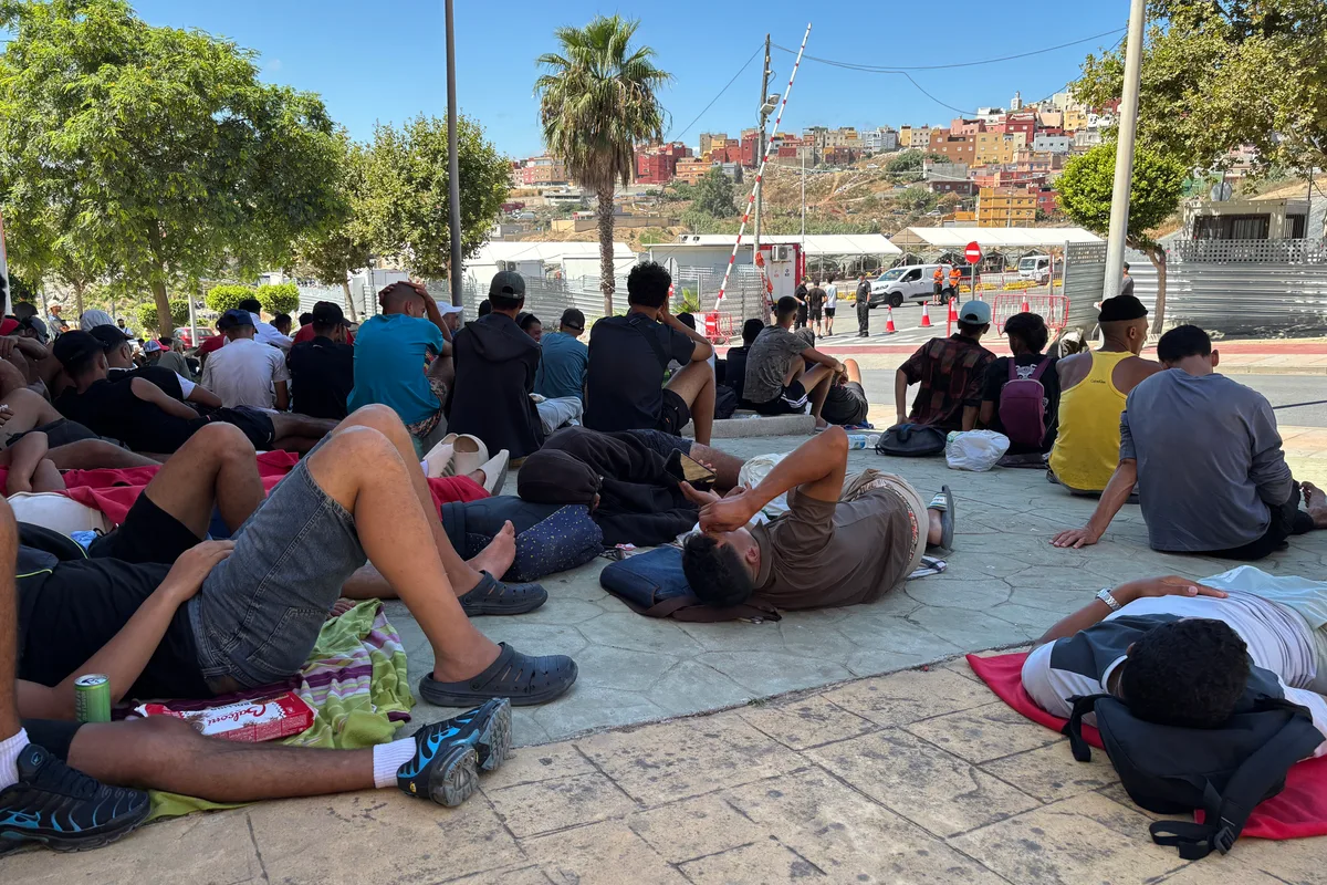 Las voces de los barrios de Ceuta que "no son de izquierdas ni de derechas" alertan de que "los niños pierden así su infancia"