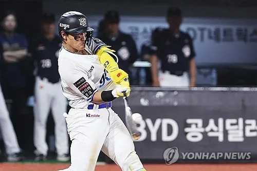 5점 차 뒤집은 kt, 7일 만에 선두 탈환…한화 9연패 추락(종합)