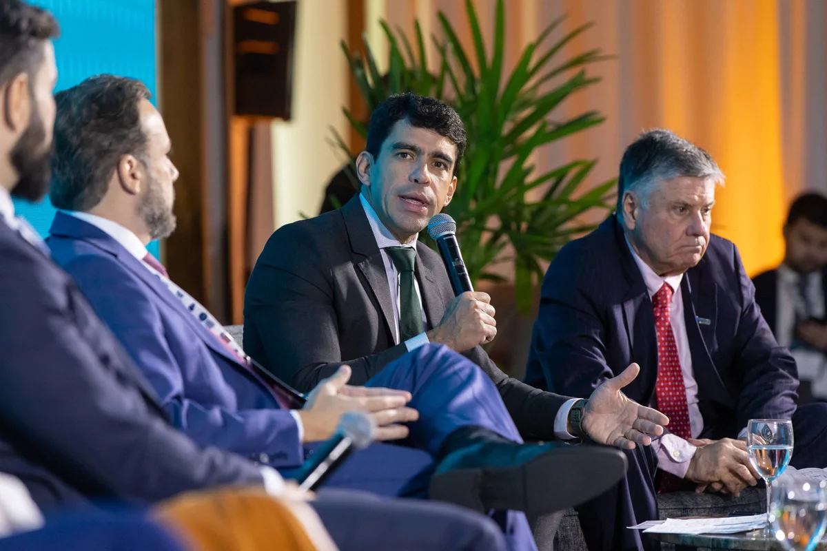 Sobreestadia em portos representa metade das queixas feitas por empresas, diz diretor-geral da Antaq