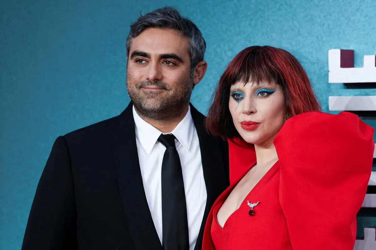Lady Gaga teve primeira filha com Michael Polansky por barriga de aluguel, diz site