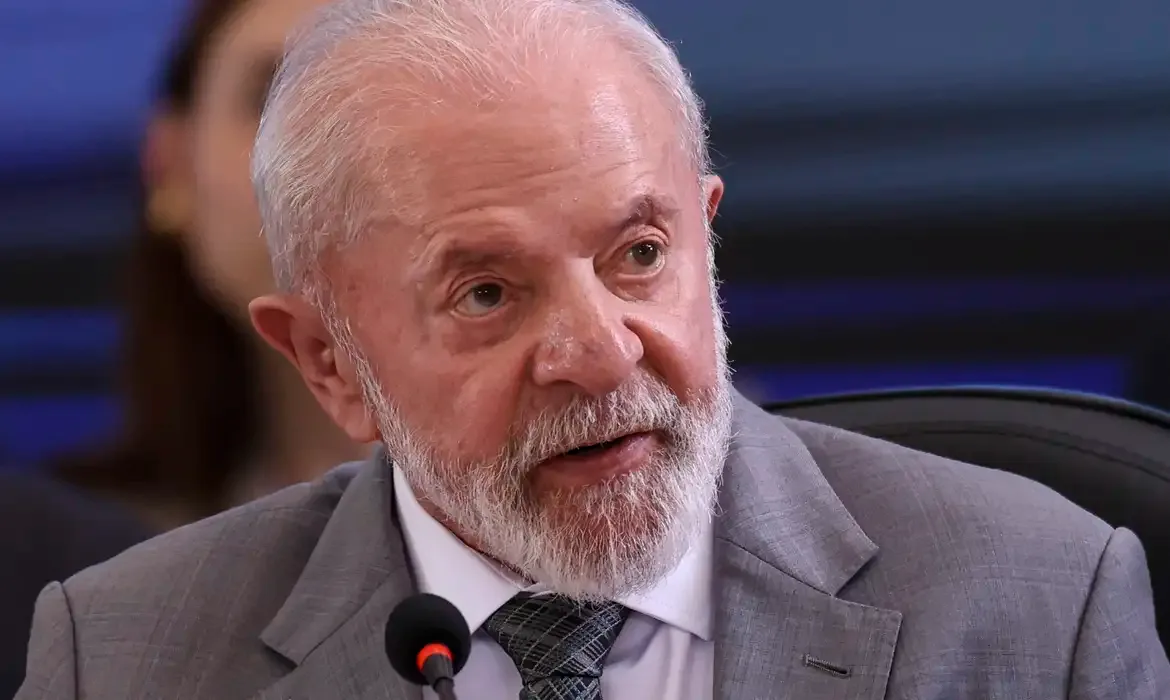 Lula critica intervenção dos EUA na Venezuela: ‘se fosse Delcy, convocaria eleições’