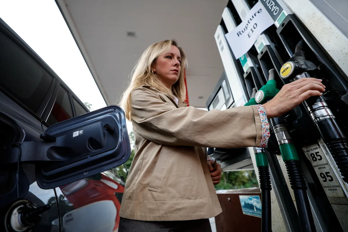 La inflación trepa al 4,9% en septiembre y obliga al Gobierno a mantener el descuento de 20 céntimos en los combustibles
