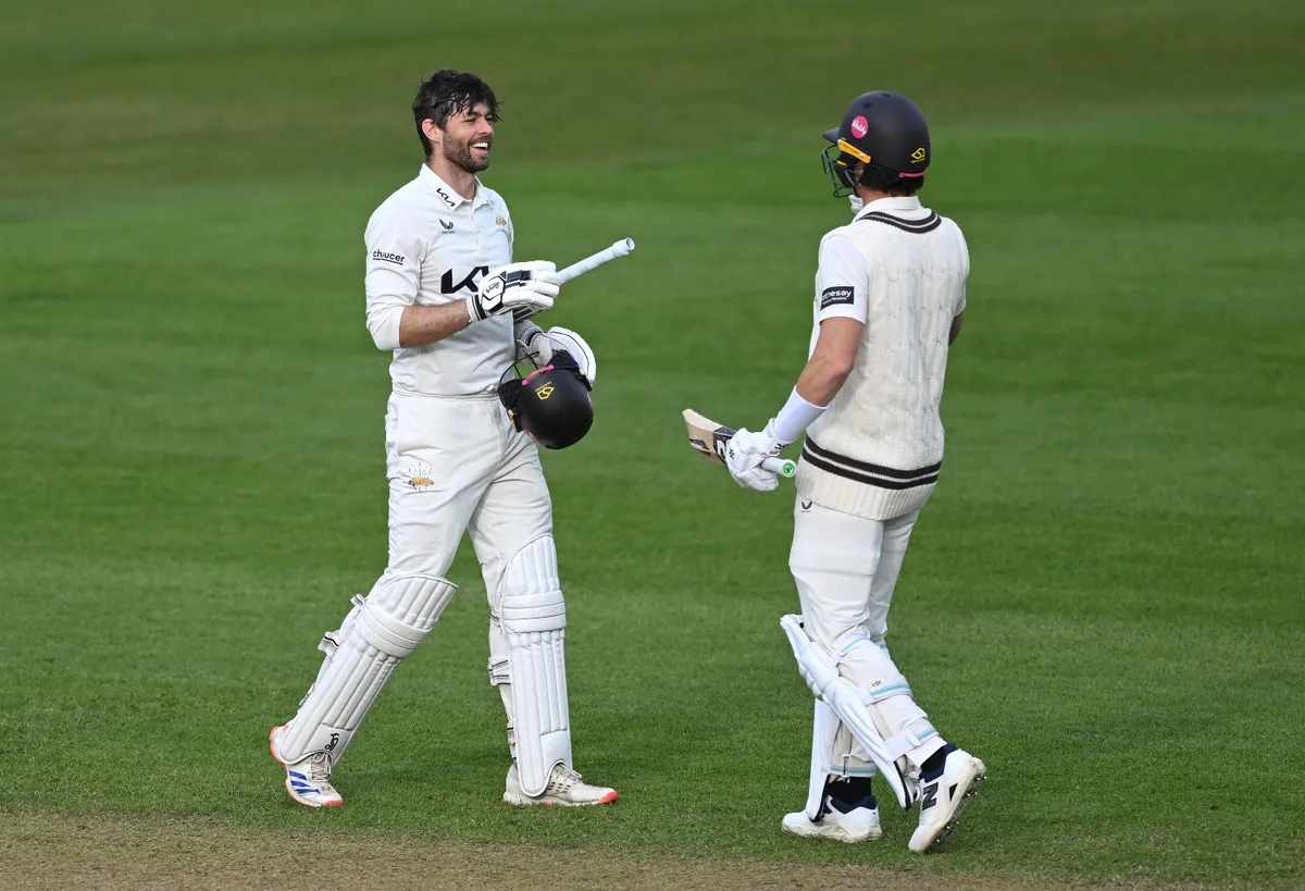 Foakes digs deep to salvage vital draw for Surrey