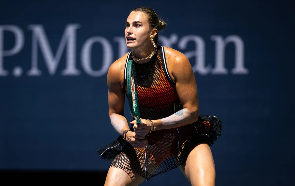 A resposta de Sabalenka às críticas ao seu uniforme transparente no US Open