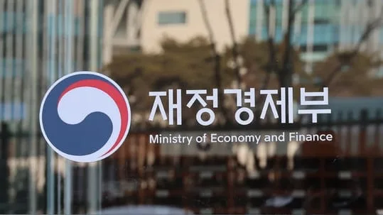 정부, ‘코로나 빚’ 못 갚는 소상공인 구제 추진