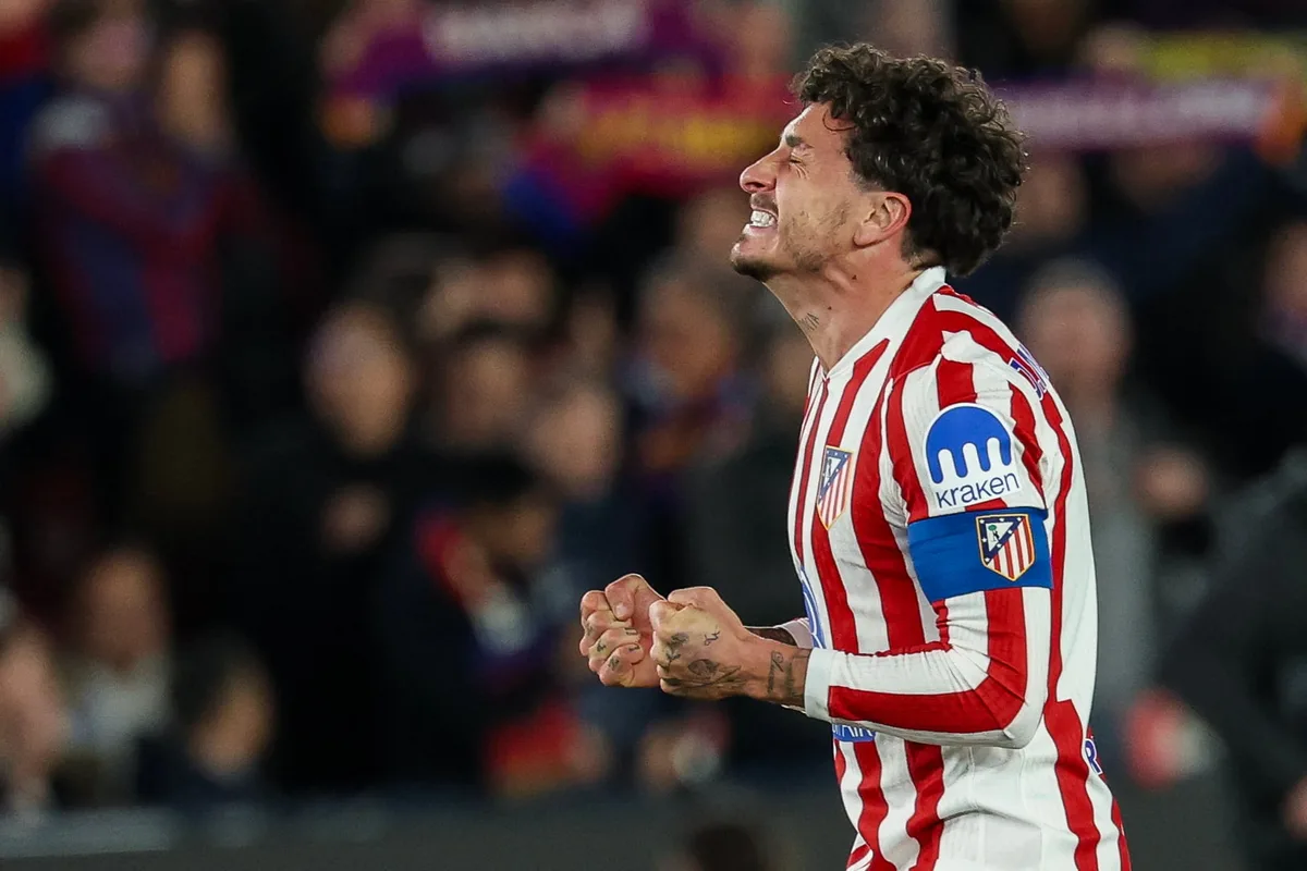 El Depor quiere incorporar a Giménez, con el Valencia al acecho