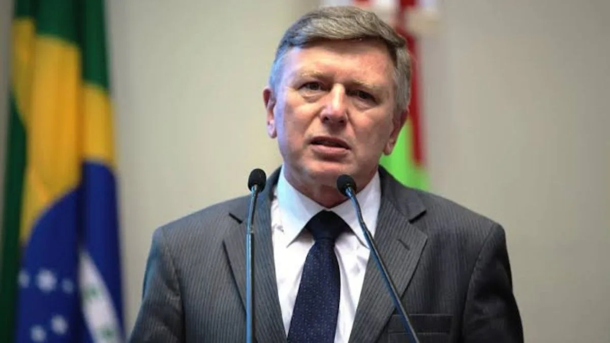Ex-prefeito, Milton Hobus, é condenado por fraude em licitação de ponte em SC