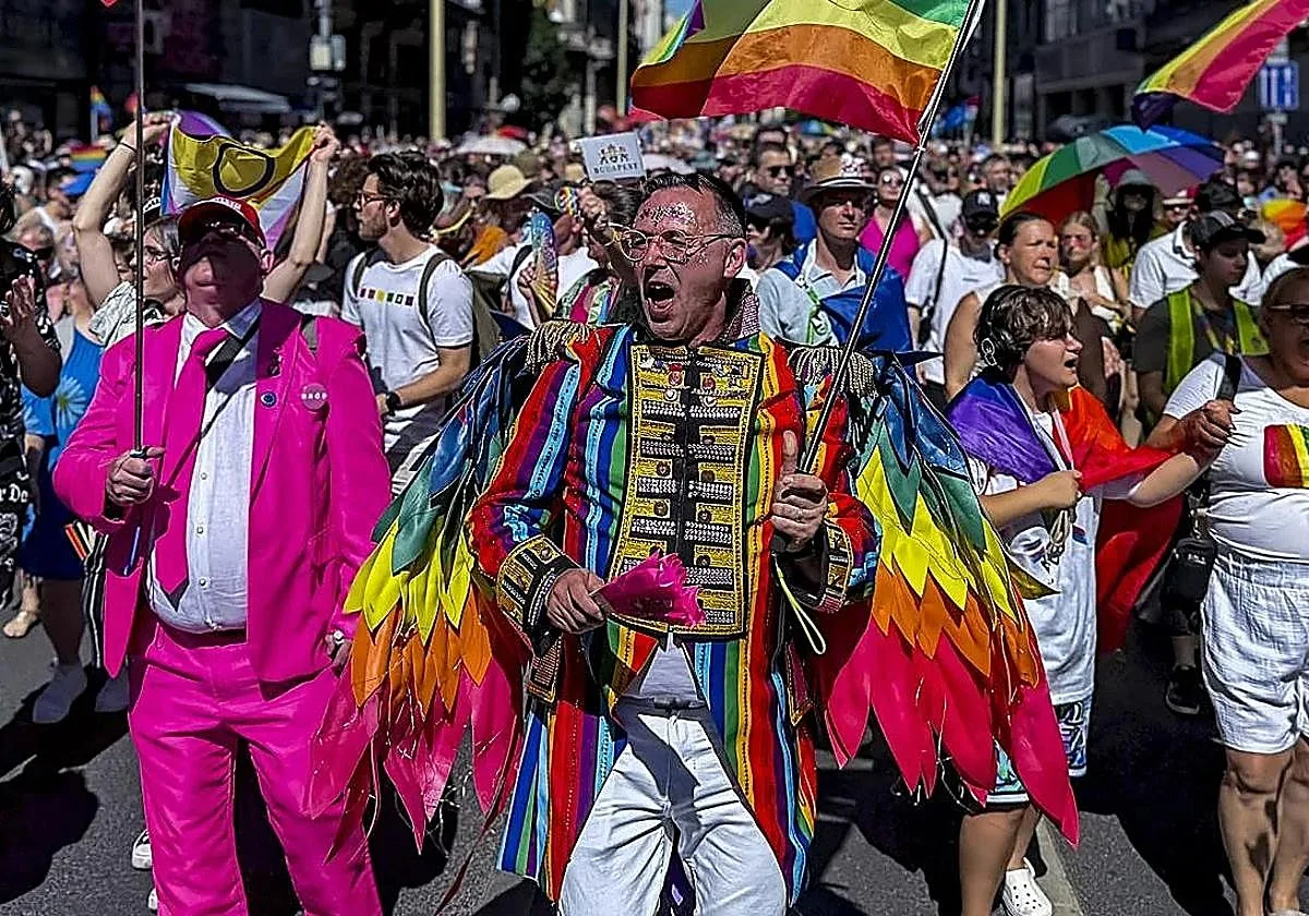 Hungría continúa su acercamiento a Europa al derogar la ley anti-LGBT de Orbán