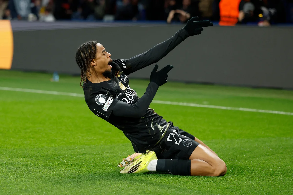 Liverpool chega a acordo com o PSG pela contratação de Barcola, diz imprensa inglesa