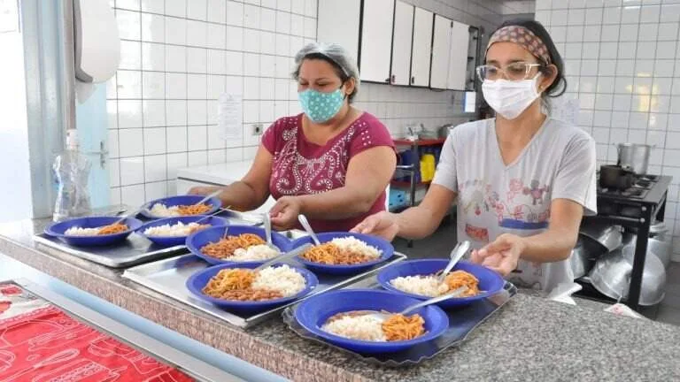 Aberta seleção para merendeiros temporários na Rede Municipal de Ensino