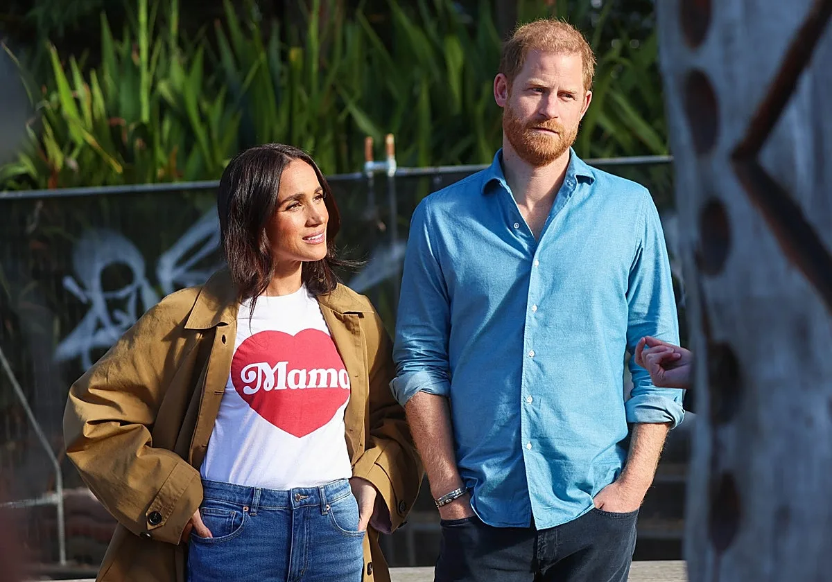 El Príncipe Harry y Meghan Markle regresan hoy a Reino Unido, según la BBC