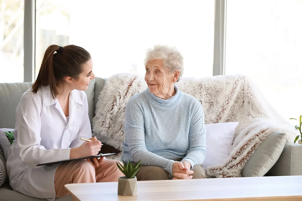 La edad de tus padres podría mejorar tu perspectiva de salud, según un estudio