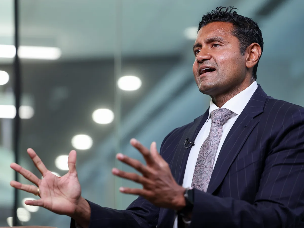 Palantir CTO says some AI researchers are taking up smoking because they expect AI to cure cancer