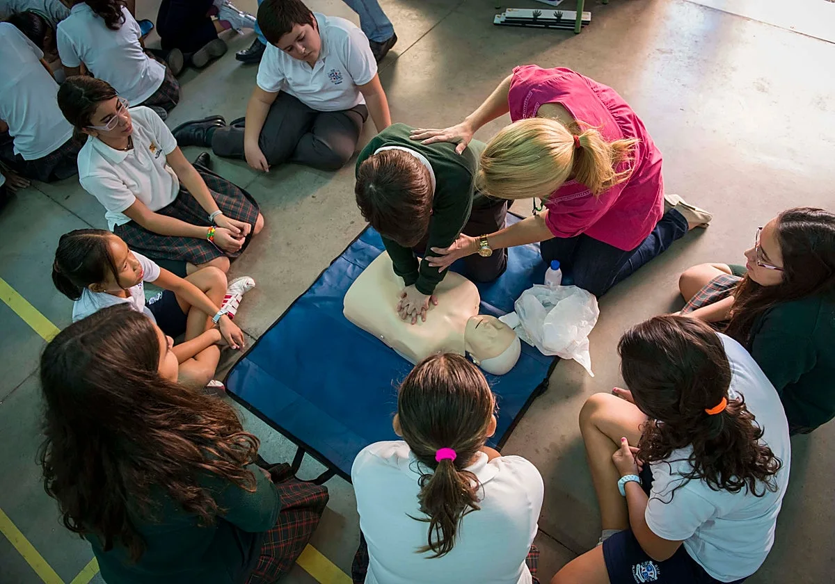 Los colegios de Andalucía tendrán una asignatura sobre salud y emergencias