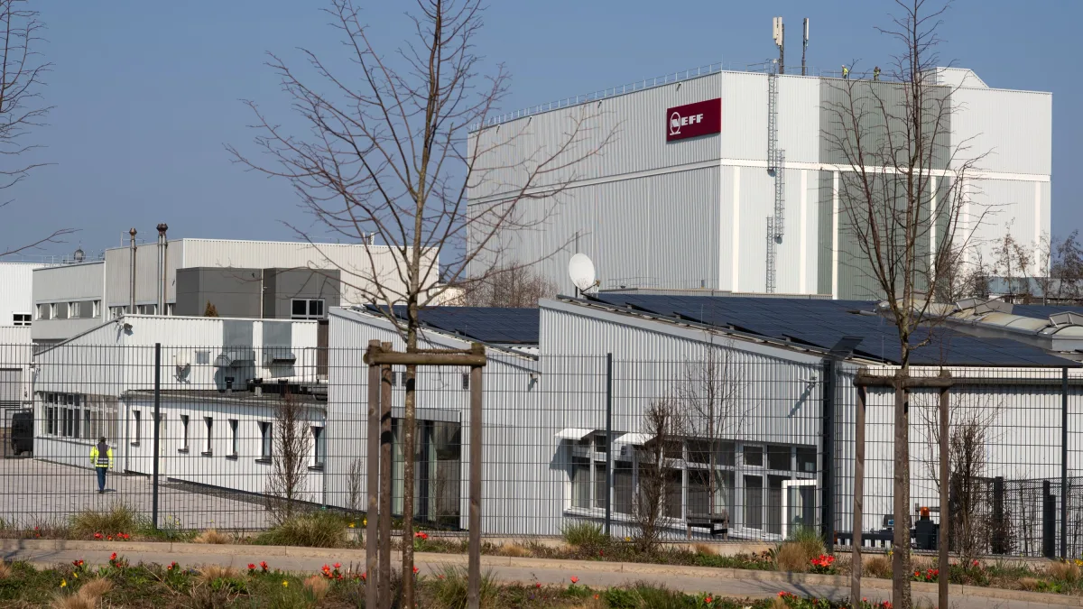 Hausgerätehersteller BSH: Potentielle Käufer besichtigen Bosch-Werk in Bretten
