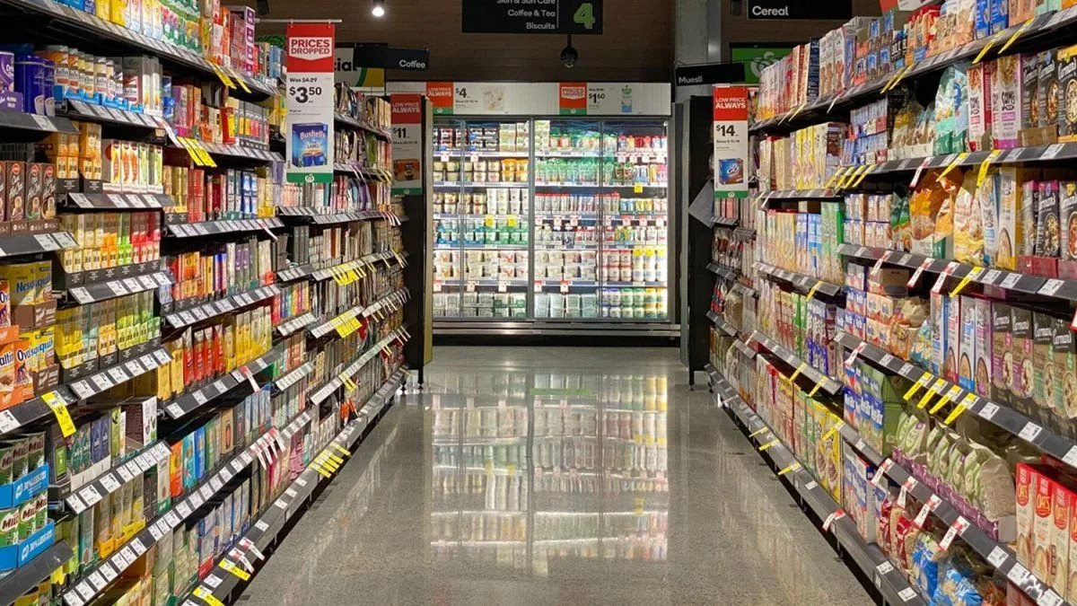 El consumo masivo tuvo un rebote mensual en julio, pero cayó 2,6% interanual