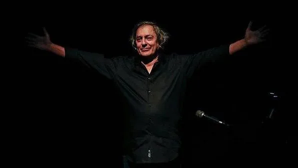 Seguro: "Portugal despede-se de um dos grandes poetas da nossa música"